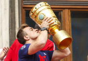 DFB-Pokal: Bayern München feiert Pokalsieg auf dem Marienplatz in München 