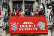 DFB-Pokal: Bayern München feiert Pokalsieg auf dem Marienplatz in München 