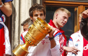 DFB-Pokal: Bayern München feiert Pokalsieg auf dem Marienplatz in München 