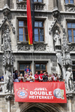 DFB-Pokal: Bayern München feiert Pokalsieg auf dem Marienplatz in München 