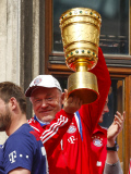 DFB-Pokal: Bayern München feiert Pokalsieg auf dem Marienplatz in München 