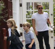 PREMIUM EXCLUSIVE - Chris Martin on daddy duty amid infidelity rumors