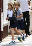 PREMIUM EXCLUSIVE - Chris Martin on daddy duty amid infidelity rumors
