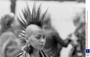 PUNKS AND FASHIONISTAS, KINGS ROAD, LONDON, BRITAIN - SEP 1984