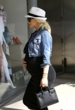 *EXCLUSIVE*  Pregnant Christina Aguilera and Matt Rutler window shop till they drop