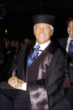 Giorgio Armani devient laurŽat du design industriel. SLF