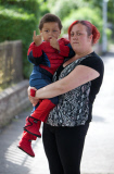 16-facher Ausbrecher - Mutter will Spiderman Jayden mit soliden Holzzaun von unerlaubten Ausflügen abhalten
