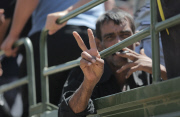 Iraqi Shia volunteer for war