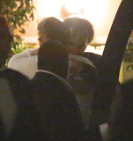 Quentin Tarantino and Uma Thurman embrace after romantic dinner