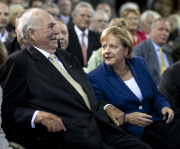 Altkanzler Helmut Kohl bei der Festveranstaltung "20 Jahre Vereinigungsparteitag der CDU Deutschlands" im Palais am Funkturm in Berlin