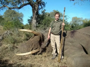 Teenage girl big game hunter Kendall Jones - Jun 2014