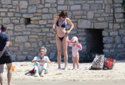 EXCLUSIVE NO WEB NO CREDIT : Carla Bruni-Sarkozy and Giulia at the beach
