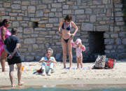 EXCLUSIVE NO WEB NO CREDIT : Carla Bruni-Sarkozy and Giulia at the beach