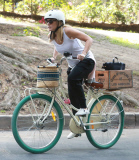 Exclusive... Pregnant Kristen Bell & Dax Shepard Meet Some Friends For Breakfast 