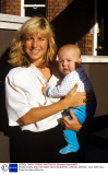 TATUM O'NEAL AND HER BABY KEVIN MCENROE, LONDON, BRITAIN - NOV 1986