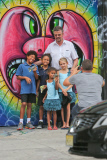 Gunther Klum and his grandkids appreciate good art!