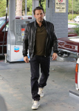 *EXCLUSIVE* Ben Affleck has Wardrobe Malfuction