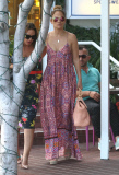 Jennifer Lopez & Leah Remini Shopping At Fred Segal 