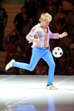 Rod Stewart rocks em' in Vacouver