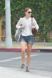 Natalie Portman enjoys a Saturday Family Lunch - Part 2