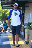 Hank Baskett sends a message that he is a batter and not a catcher!