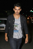 *EXCLUSIVE* Newly single Joe Jonas looks glum after dinner at La Scala