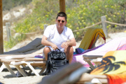 EXC - NOEL GALLAGHER AND WIFE SARA MACDONALD AT THE BEACH IN SPAIN