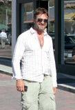 Gerald Butler keeps it low key in Malibu