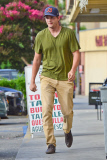 Ashton Kutcher enjoys a good rub down
