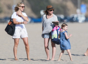 Exclusive... Sarah Michelle Gellar Spends The Day With Charlotte On The Beach 