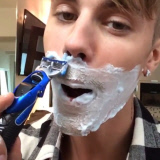 Justin Bieber shaves off his moustache 
