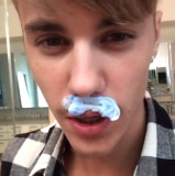 Justin Bieber shaves off his moustache 
