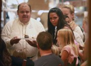 Matt Damon and family celebrate Gia¿s 6th Birthday at Disneyland!