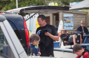 Premierminister David Cameron surft in Cornwall