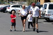 Britney Spears does lunch with the boys at Wildflour Bakery & Cafe