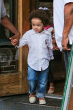 Mariah Carey treats Monroe and Moroccan to a pizza lunch