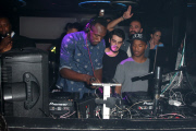 Usain Bolt als DJing bei der Promi-Nacht im Club Chinawhite in London  