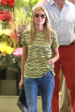 Heidi Klum grocery shops with her family for Labor Day weekend
