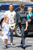 Jennifer Garner, Seraphina and Samuel stop by their favorite place