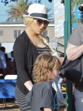 Exclusive... First Pics of New Mom Christina Aguilera Since the Birth of Her Daughter - NO INTERNET USE WITHOUT PRIOR AGREEMENT 