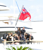 RIHANNA HAVING HER PICTURE TAKEN WITH THE CREW
