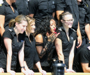 RIHANNA HAVING HER PICTURE TAKEN WITH THE CREW