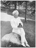 MARK TWAIN/HOLDING CAT