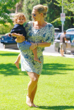 Molly Sims and Brooks have a Park Day!