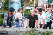 *EXCLUSIVE* Backstreet Boys¿ Lance Bass and A.J McLean reunite for dinner with the family
