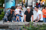 *EXCLUSIVE* Backstreet Boys¿ Lance Bass and A.J McLean reunite for dinner with the family