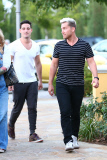 *EXCLUSIVE* Backstreet Boys¿ Lance Bass and A.J McLean reunite for dinner with the family
