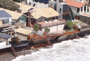 PREMIUM EXCLUSIVE Star-studded Malibu Colony under siege by rising sea levels