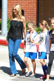 Beauty Heidi Klum enjoys family day in Brentwood