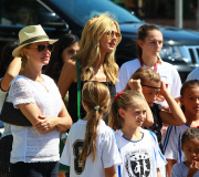 Beauty Heidi Klum enjoys family day in Brentwood